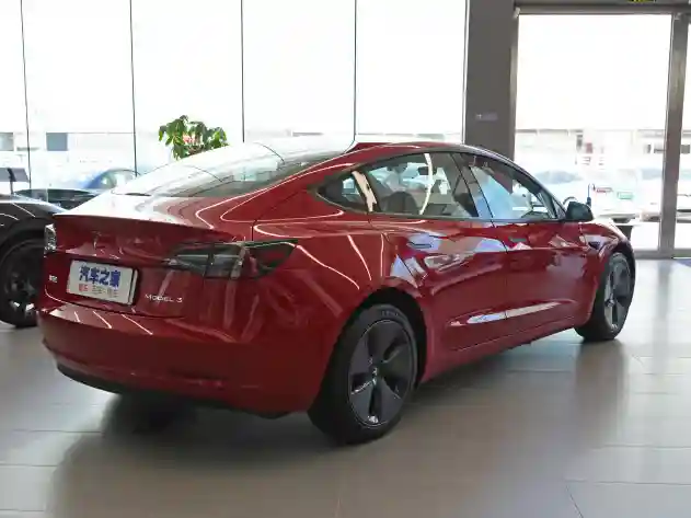  2024 TESLA MODEL 3-4