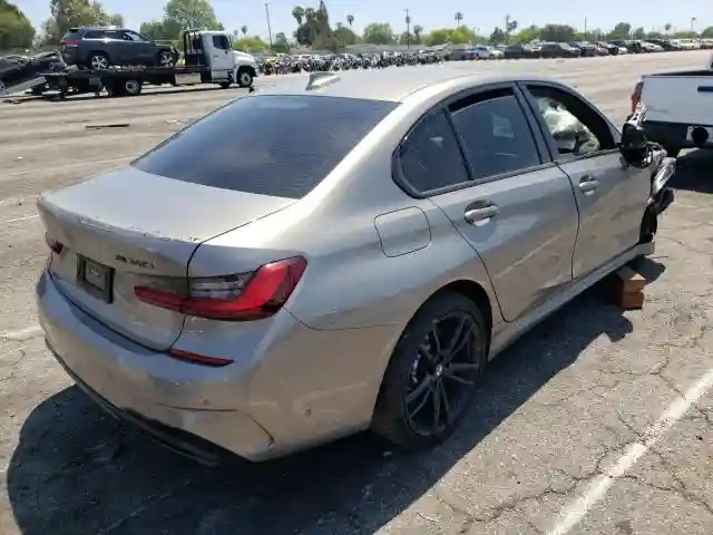WBA5U7C04NFL80279 2022 BMW M3-3