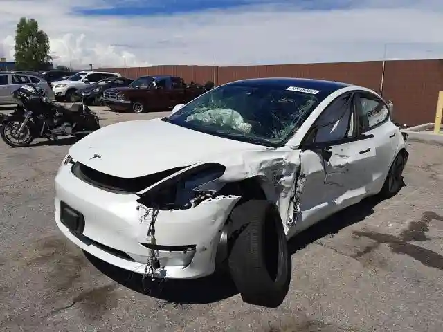 5YJ3E1EA0NF161348 2022 TESLA MODEL 3-1