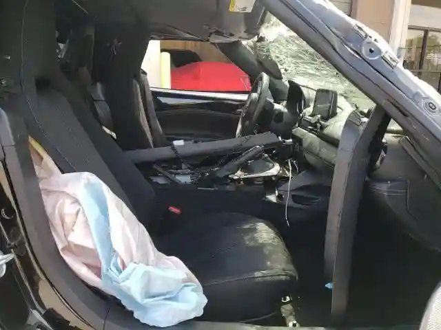 JM1NDAB7XM0454823 2021 MAZDA MX5-4