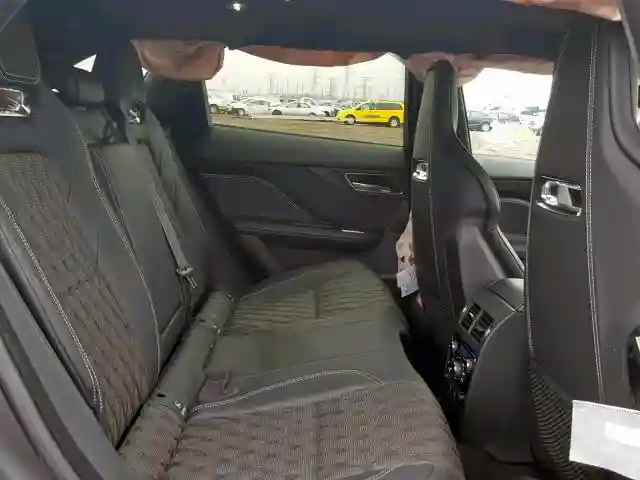 SADCZ2EE1KA607965 2019 JAGUAR F-PACE SVR-5
