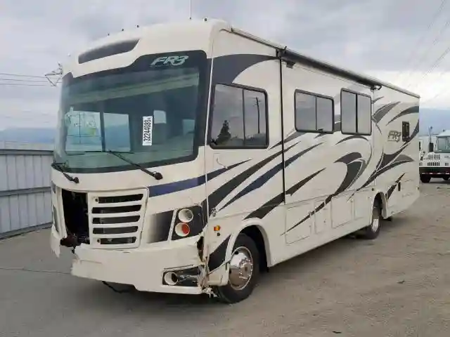 1F65F5DY1J0A21168 2018 FORD F53-1