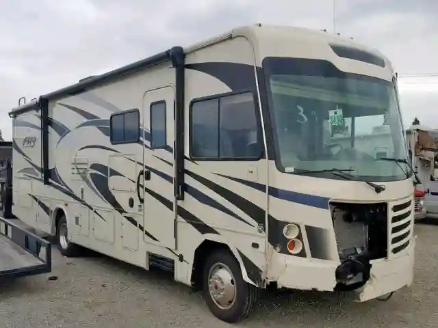 1F65F5DY1J0A21168 2018 FORD F53-0