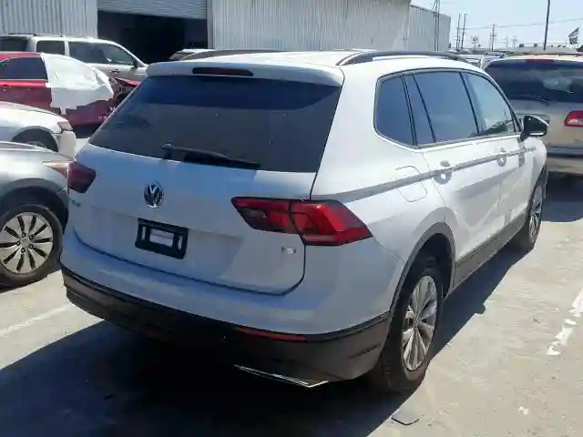 3VV1B7AX8JM109891 2018 VOLKSWAGEN TIGUAN S-3