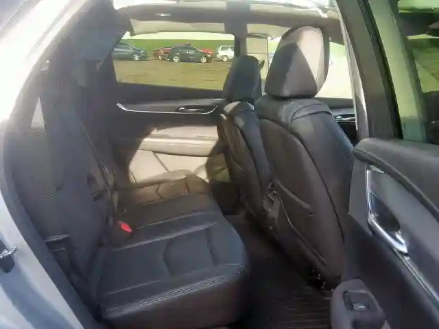 1GYKNDRSXHZ281926 2017 CADILLAC XT5 LUXURY-5