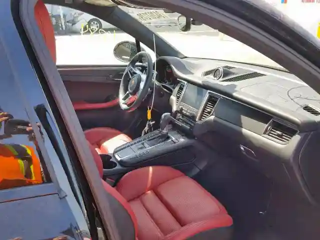 WP1AG2A56JLB61876 2018 PORSCHE MACAN GTS-4