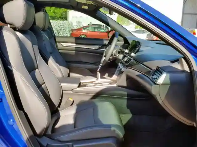 1HGCV2F34JA000141 2018 HONDA ACCORD SPORT-4