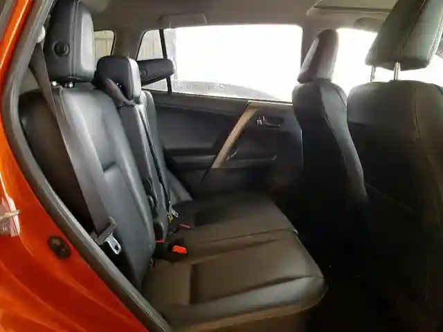 JTMYFREVXFJ044570 2015 TOYOTA RAV4 LIMITED-5
