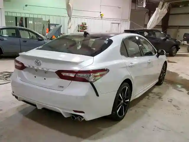 4T1B61HK4JU009518 2018 TOYOTA CAMRY XSE-3