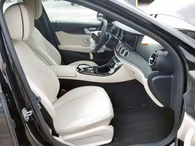 WDDZF4KB9HA207946 2017 MERCEDES-BENZ E 300 4MATIC-4