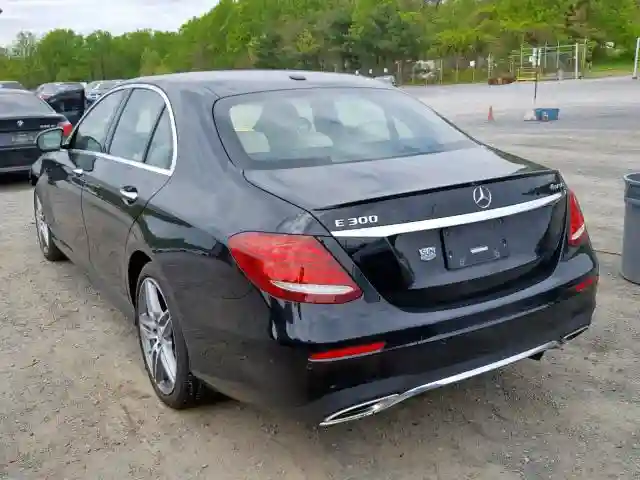 WDDZF4KB9HA207946 2017 MERCEDES-BENZ E 300 4MATIC-2