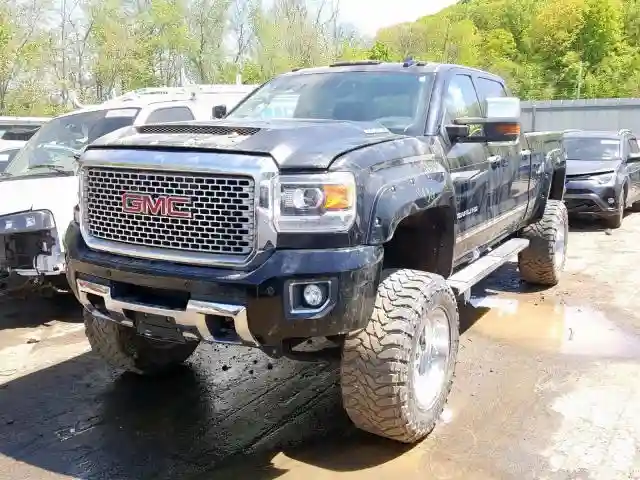1GT12UE8XGF169261 2016 GMC SIERRA K2500 DENALI-1