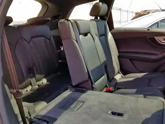 WA1WAAF79KD004247 2019 AUDI Q7 TECHNIK S-LINE-5