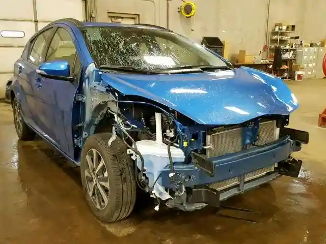 JTDKDTB35J1613913 2018 TOYOTA PRIUS C-0
