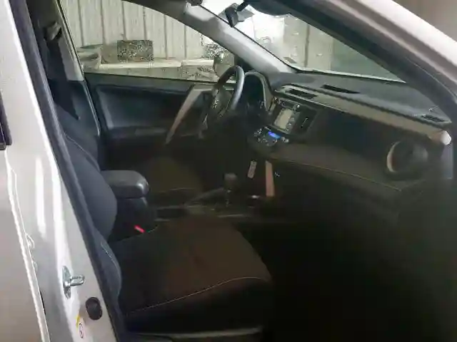 JTMRJREV8JD258967 2018 TOYOTA RAV4 HV LE-4