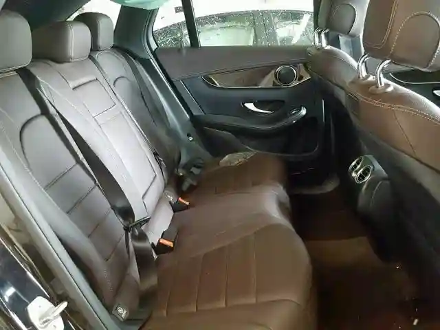 WDC0G4JB6JV092393 2018 MERCEDES-BENZ GLC 300-5