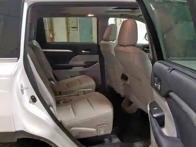 5TDJZRFH1HS517022 2017 TOYOTA HIGHLANDER SE-5