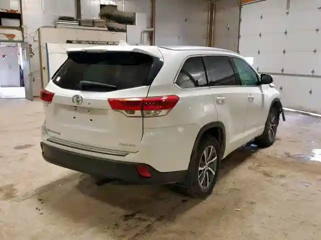 5TDJZRFH1HS517022 2017 TOYOTA HIGHLANDER SE-3