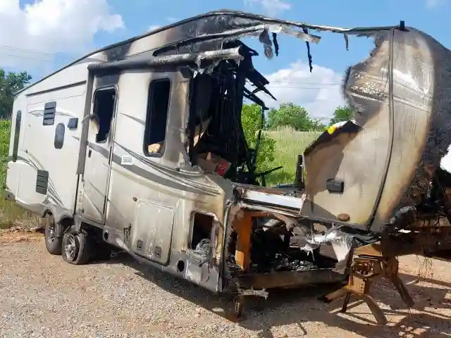 4284967 2017 JAYCO MOTORHOME-0