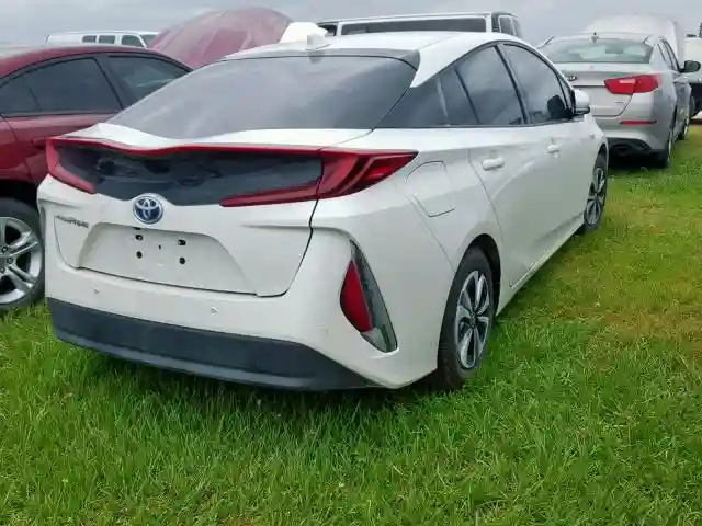 JTDKARFP3J3075404 2018 TOYOTA PRIUS PRIME-3
