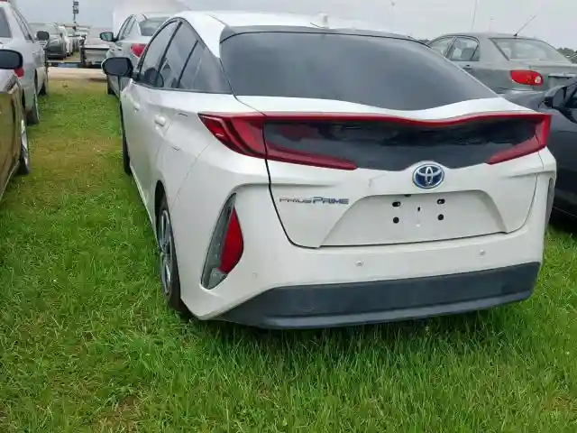 JTDKARFP3J3075404 2018 TOYOTA PRIUS PRIME-2
