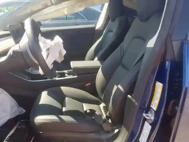 5YJ3E1EAXKF331937 2019 TESLA MODEL 3-4