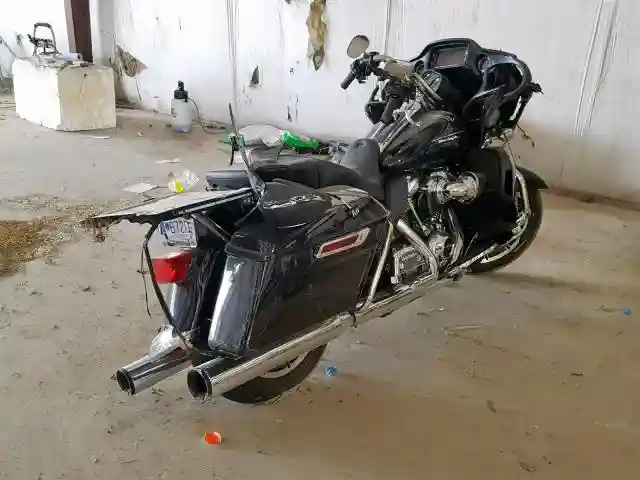 1HD1KGD17JB686097 2018 HARLEY-DAVIDSON FLTRU-3