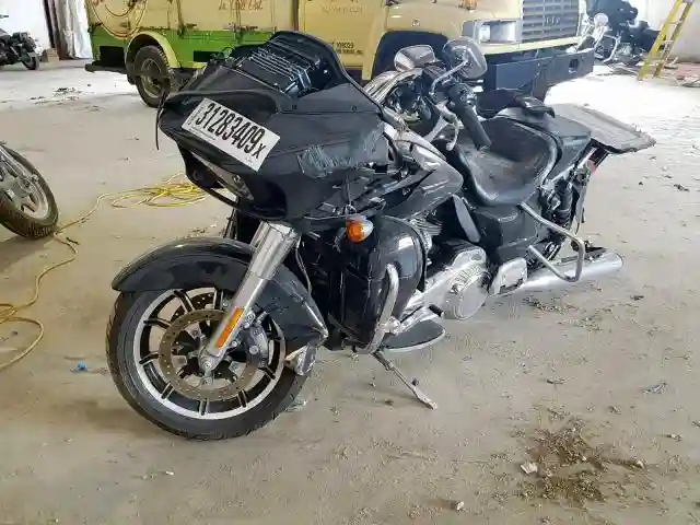 1HD1KGD17JB686097 2018 HARLEY-DAVIDSON FLTRU-1