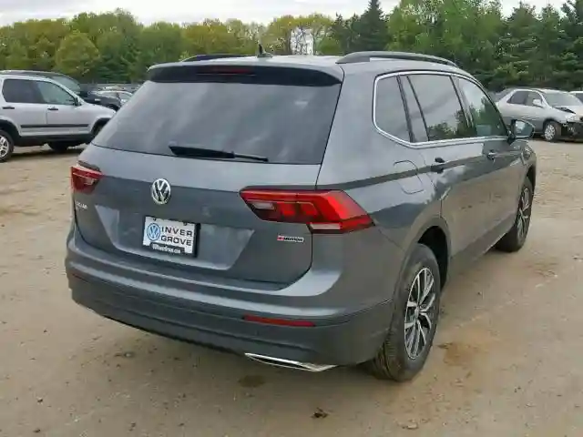 3VV2B7AXXKM052826 2019 VOLKSWAGEN TIGUAN SE-3