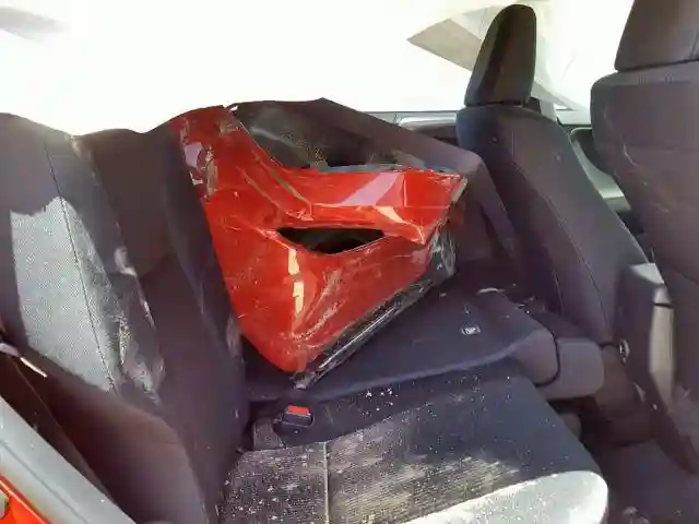 JTMZFREV0HJ128887 2017 TOYOTA RAV4 LE-5