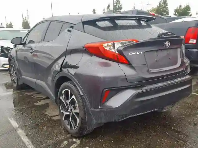JTNKHMBX3J1002657 2018 TOYOTA C-HR XLE-2
