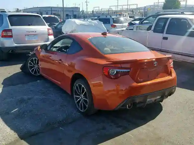 JF1ZNAA1XH8710838 2017 TOYOTA 86 BASE-2