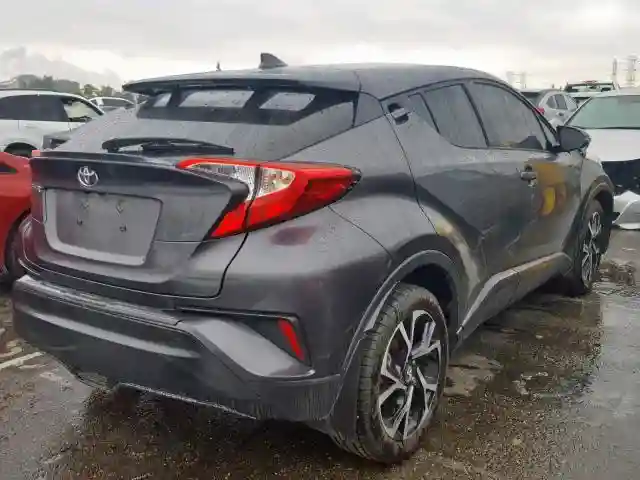JTNKHMBX3J1002657 2018 TOYOTA C-HR XLE-3