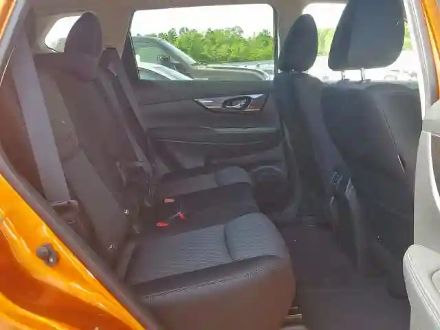 JN8AT2MV0KW372861 2019 NISSAN ROGUE S-5