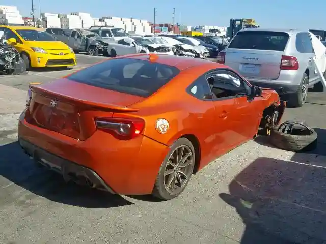 JF1ZNAA1XH8710838 2017 TOYOTA 86 BASE-3