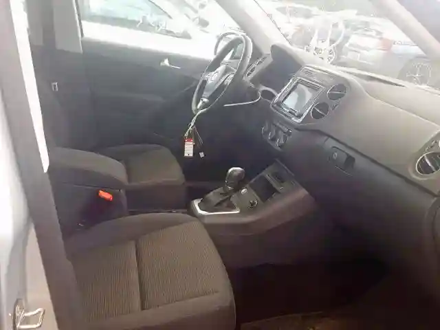 WVGBV7AX0JK003609 2018 VOLKSWAGEN TIGUAN LIMITED-4
