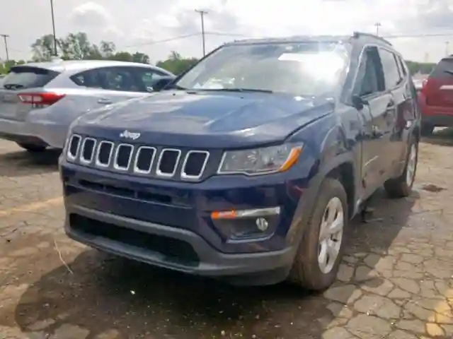 3C4NJDBB6JT457344 2018 JEEP COMPASS LATITUDE-1