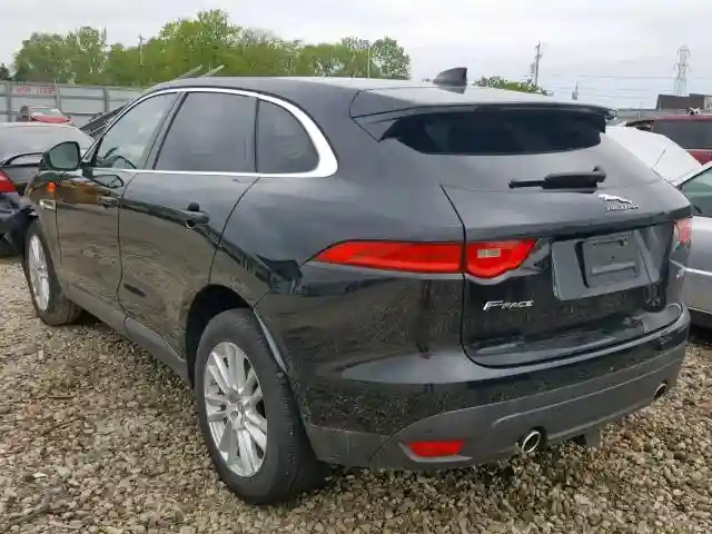 SADCK2BV6HA899775 2017 JAGUAR F-PACE PRESTIGE-2