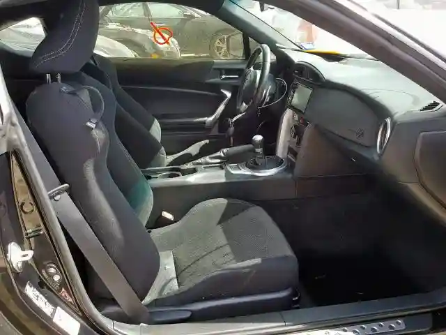 JF1ZNAA1XH8704943 2017 TOYOTA 86 BASE-4