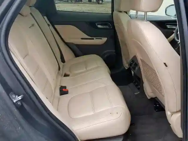 SADCK2BV6HA899775 2017 JAGUAR F-PACE PRESTIGE-5