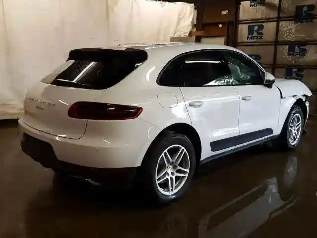 WP1AA2A54JLB14573 2018 PORSCHE MACAN-3