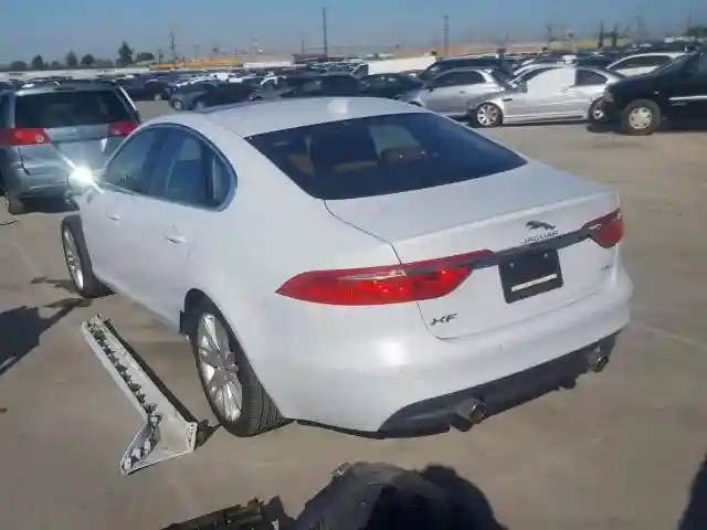 SAJBH4EV8JCY53454 2018 JAGUAR XF PORTFOLIO LE-2