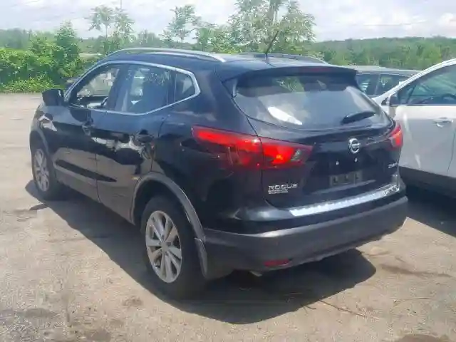 JN1BJ1CR5JW284460 2018 NISSAN ROGUE SPORT S-2