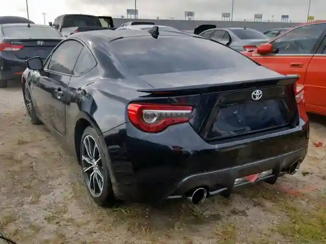 JF1ZNAA1XH8704943 2017 TOYOTA 86 BASE-2