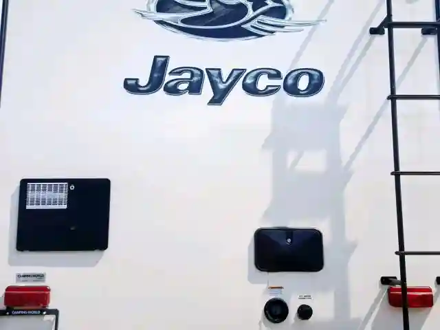 1UJBJ0BT0F1CY0165 2015 JAYCO EAGLE-4