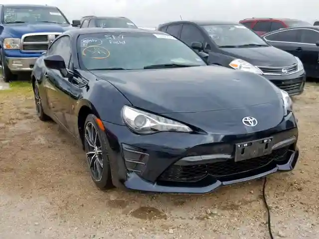JF1ZNAA1XH8704943 2017 TOYOTA 86 BASE-0