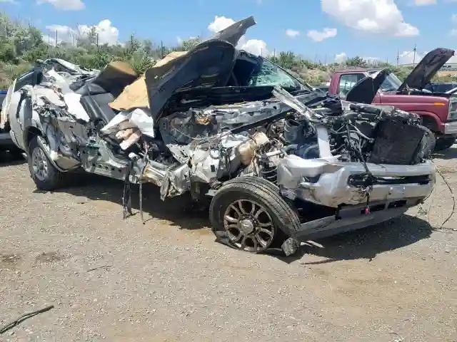 3C63R3ML1FG542597 2015 RAM 3500 LARAMIE-0