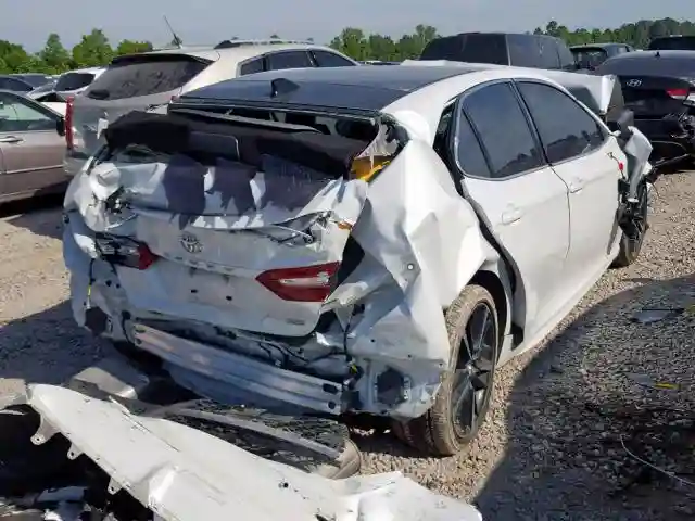 4T1BZ1HK5JU017165 2018 TOYOTA CAMRY XSE-3