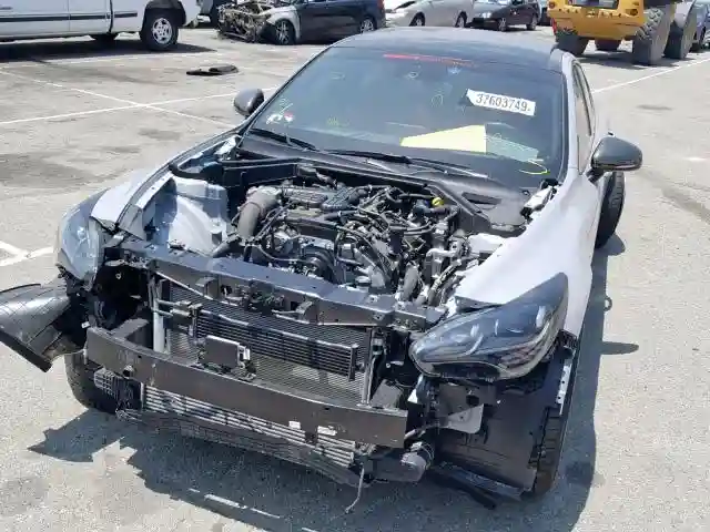 KNAE55LC5J6036529 2018 KIA STINGER GT2-1