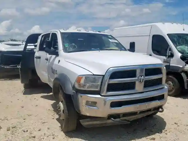 3C7WRNEL8JG145674 2018 RAM 5500-0